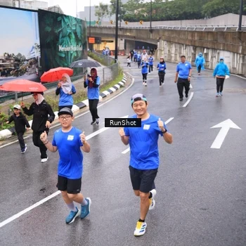 Runner Photo 7938314