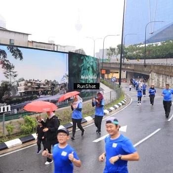 Runner Photo 7938316