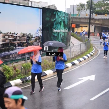 Runner Photo 7938320