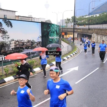 Runner Photo 7938321