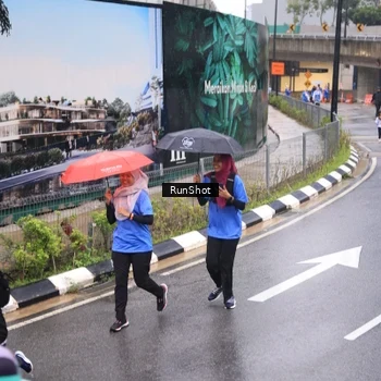 Runner Photo 7938323