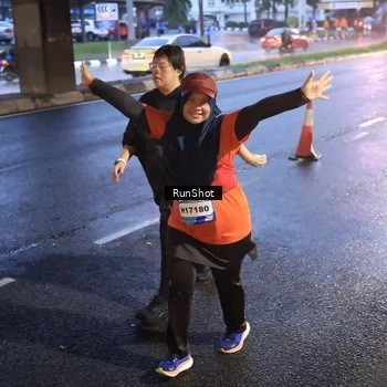 Runner Photo 7938328