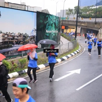 Runner Photo 7938336