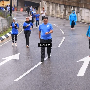 Runner Photo 7938340