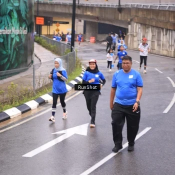 Runner Photo 7938349