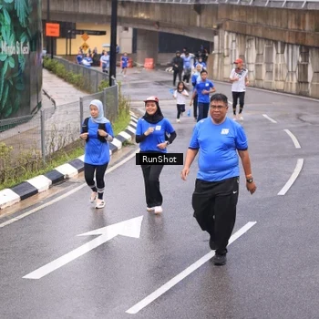 Runner Photo 7938350