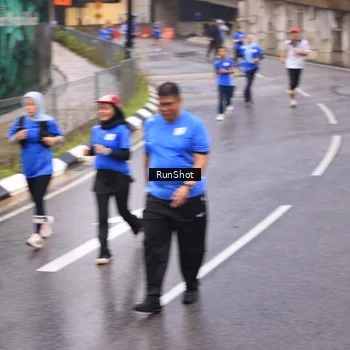 Runner Photo 7938364