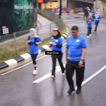 Runner Photo 7938381