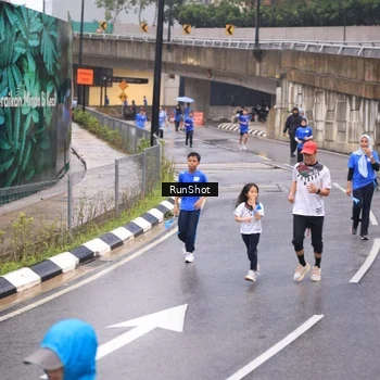 Runner Photo 7938386