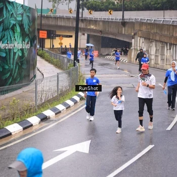 Runner Photo 7938388