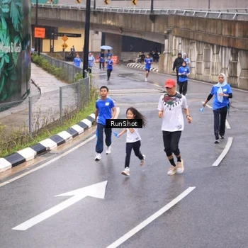 Runner Photo 7938389