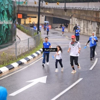Runner Photo 7938390