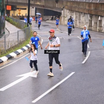Runner Photo 7938400