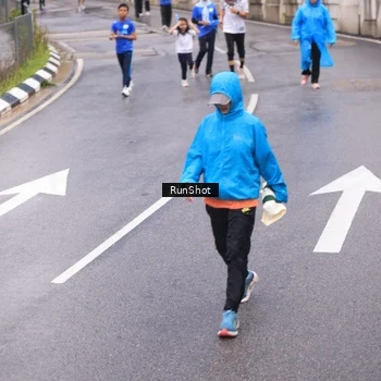 Runner Photo 7938404