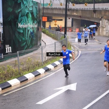 Runner Photo 7938445