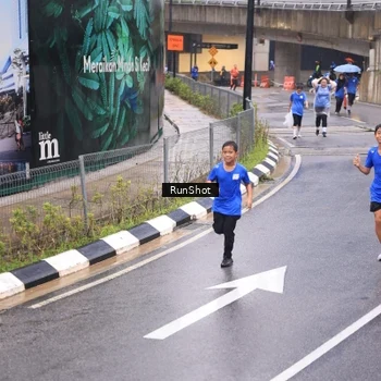 Runner Photo 7938450