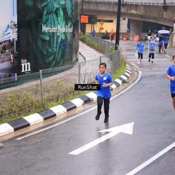 Runner Photo 7938452