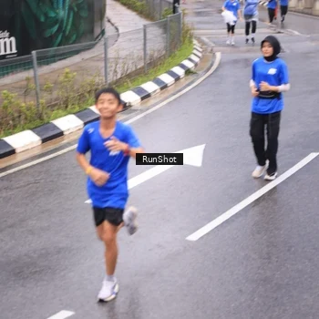Runner Photo 7938470