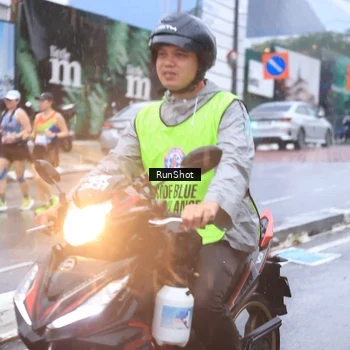 Runner Photo 7938471