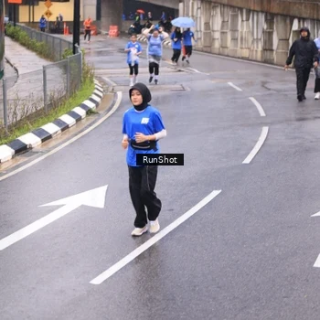 Runner Photo 7938476