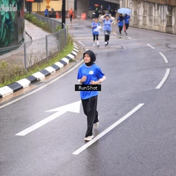 Runner Photo 7938480