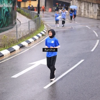 Runner Photo 7938481