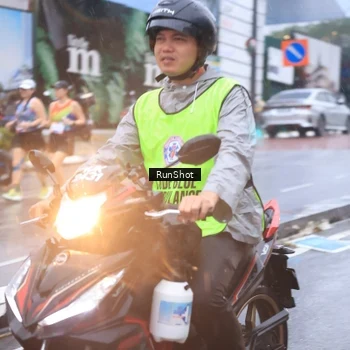 Runner Photo 7938482