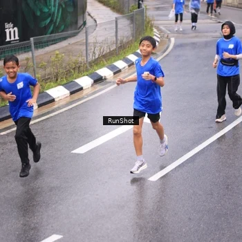Runner Photo 7938483