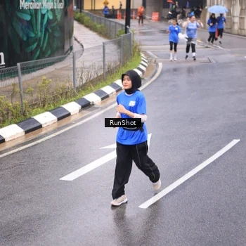 Runner Photo 7938486