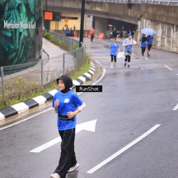 Runner Photo 7938490