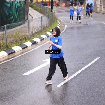 Runner Photo 7938491