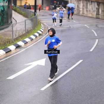 Runner Photo 7938511