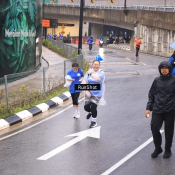 Runner Photo 7938516