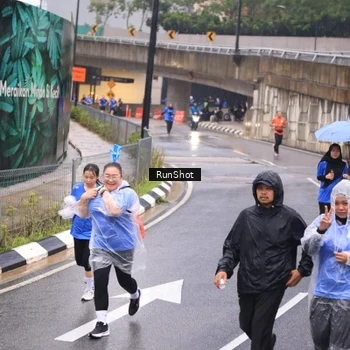Runner Photo 7938523