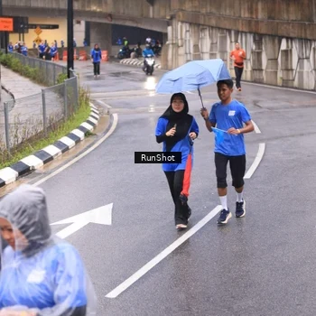 Runner Photo 7938540