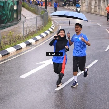 Runner Photo 7938549