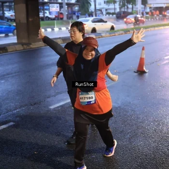Runner Photo 7938551