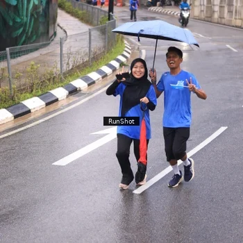 Runner Photo 7938553