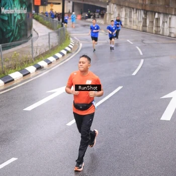 Runner Photo 7938565