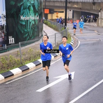 Runner Photo 7938570