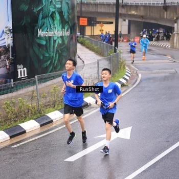 Runner Photo 7938571