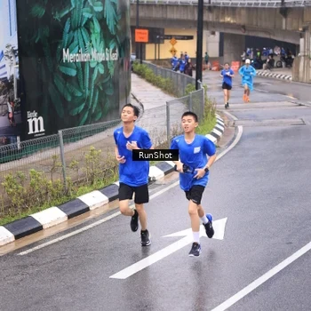 Runner Photo 7938572