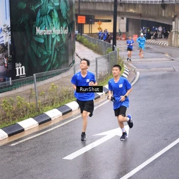 Runner Photo 7938573