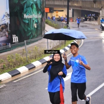 Runner Photo 7938575