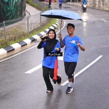 Runner Photo 7938576