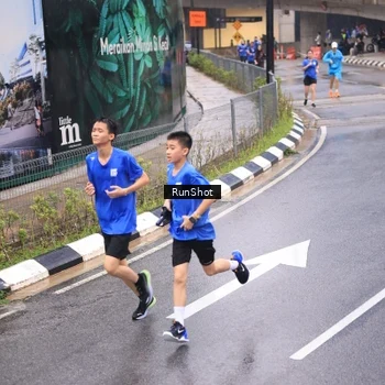 Runner Photo 7938580