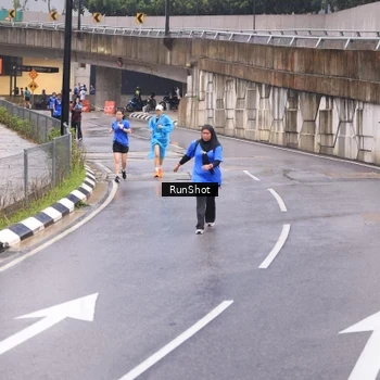 Runner Photo 7938590