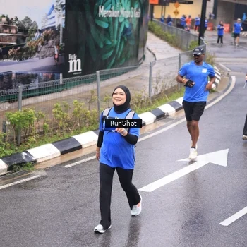 Runner Photo 7938592