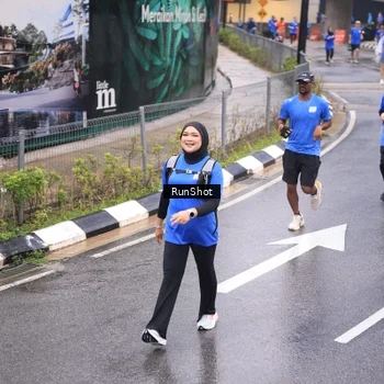 Runner Photo 7938596