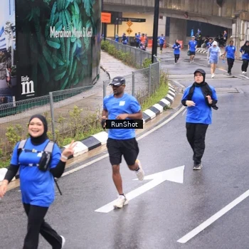 Runner Photo 7938597